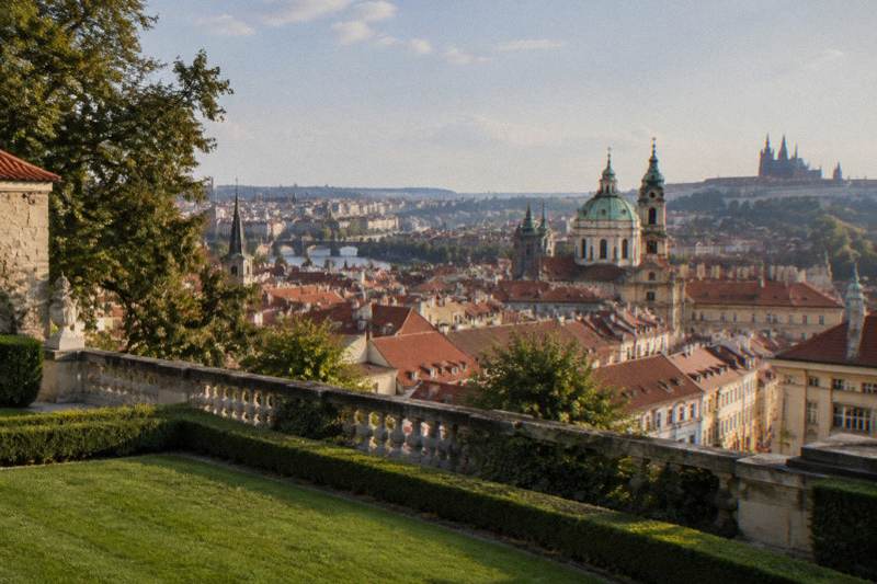 Free tour with a local guide: Behind the walls of Prague Castle